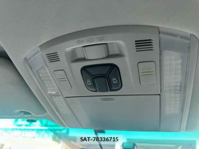 Toyota VELLFIRE 2012-05 8629496-24