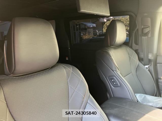 Toyota VELLFIRE 2024-04 8629472-17
