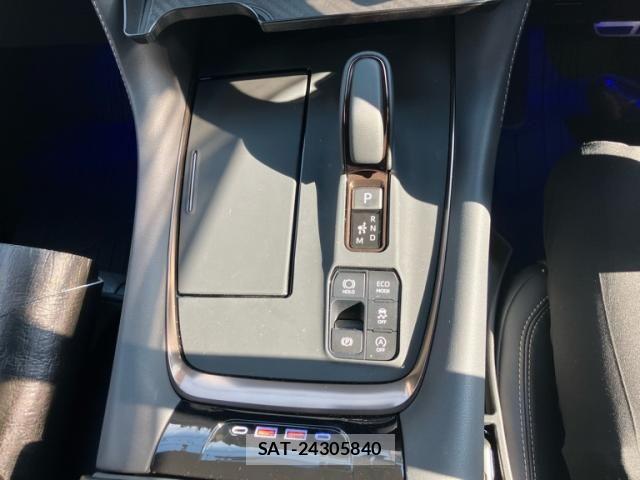 Toyota VELLFIRE 2024-04 8629472-25