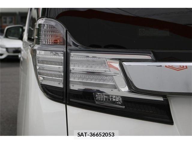 Toyota VELLFIRE 2017-06 8686828-16