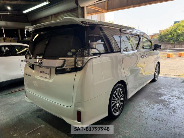 Toyota VELLFIRE 2017-10 8686824-1