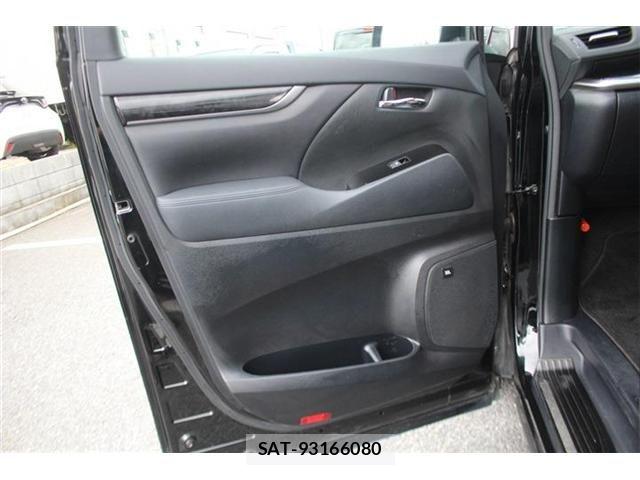 Toyota VELLFIRE 2020-06 8686821-20