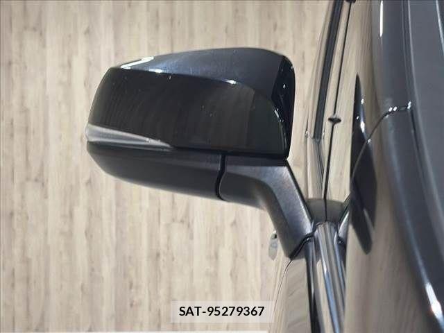 Toyota VELLFIRE 2017-08 8686827-27