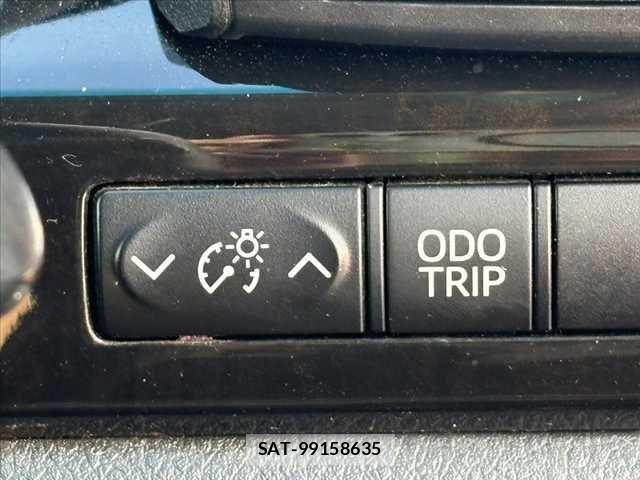 Toyota VELLFIRE 2014-10 8686830-23