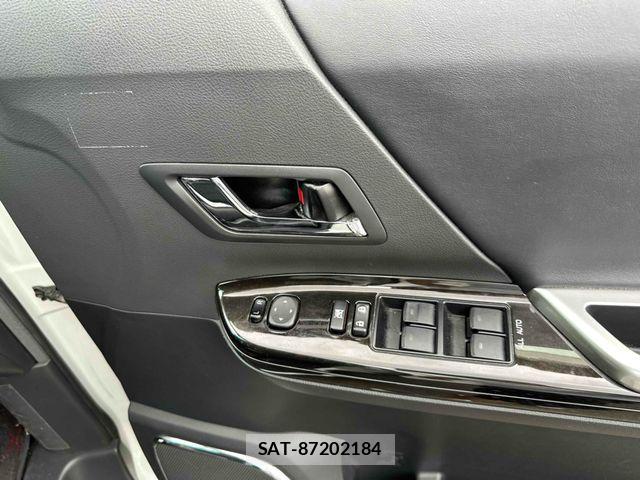 Toyota VELLFIRE 2013-10 8746522-17