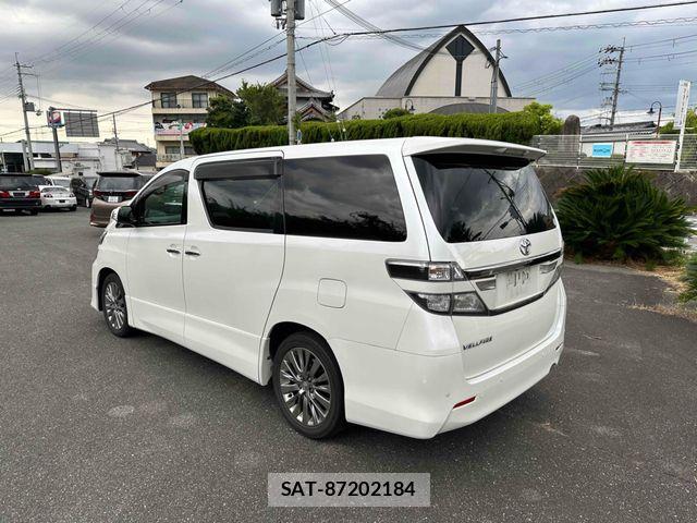 Toyota VELLFIRE 2013-10 8746522-3