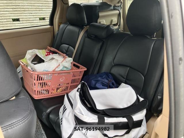 Toyota VELLFIRE 2014-07 8746532-2