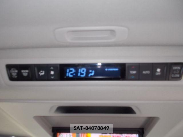 Toyota VELLFIRE 2021-03 8746494-29
