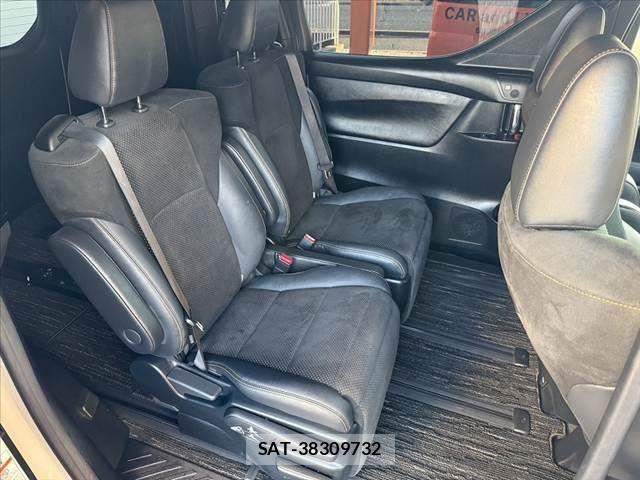 Toyota VELLFIRE 2020-10 8746497-18