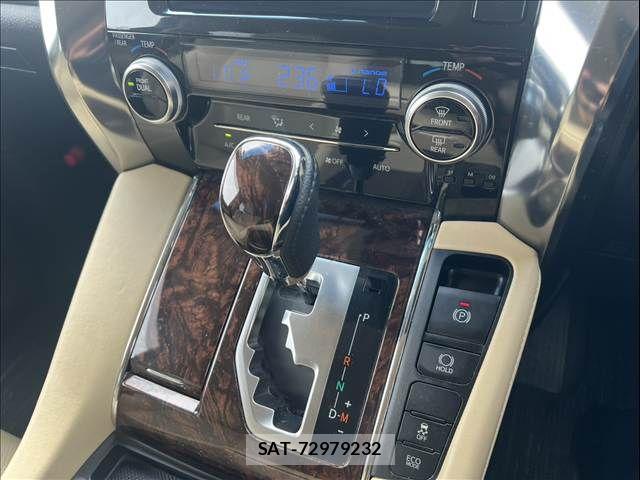 Toyota VELLFIRE 2018-04 8746505-21