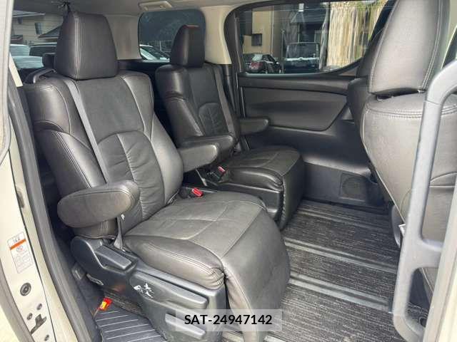 Toyota VELLFIRE 2015-11 8797799-11