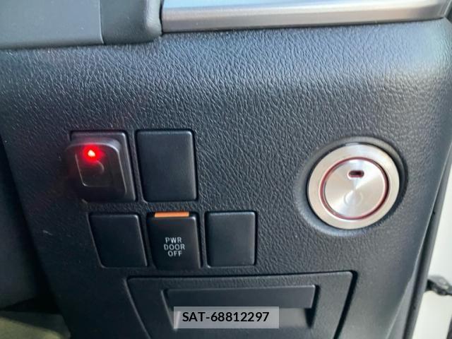 Toyota VELLFIRE 2015-04 8797797-15