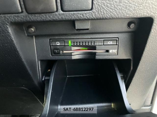 Toyota VELLFIRE 2015-04 8797797-16