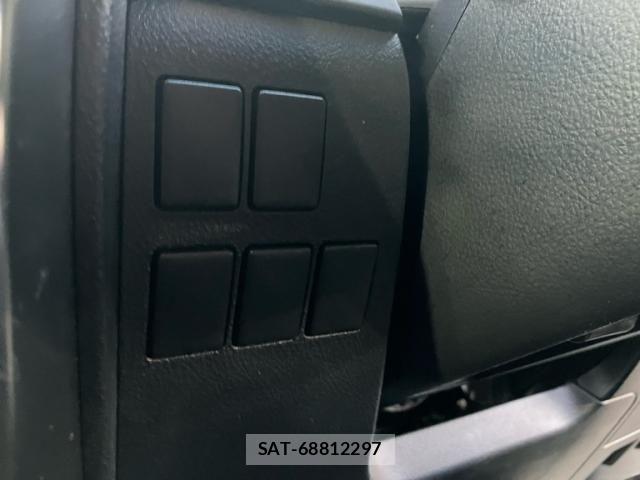 Toyota VELLFIRE 2015-04 8797797-17