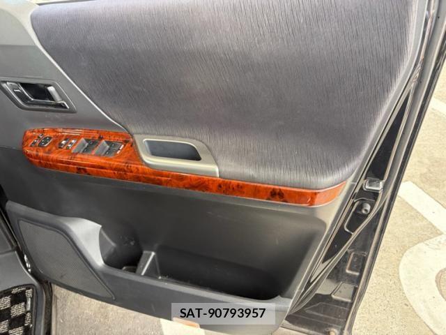 Toyota VELLFIRE 2010-04 8832247-11
