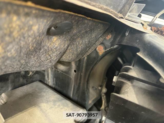 Toyota VELLFIRE 2010-04 8832247-17