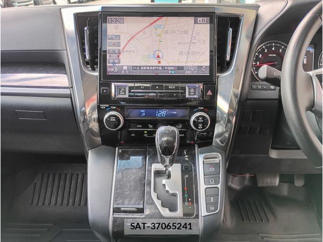 Toyota VELLFIRE 2018-11 8832228-11
