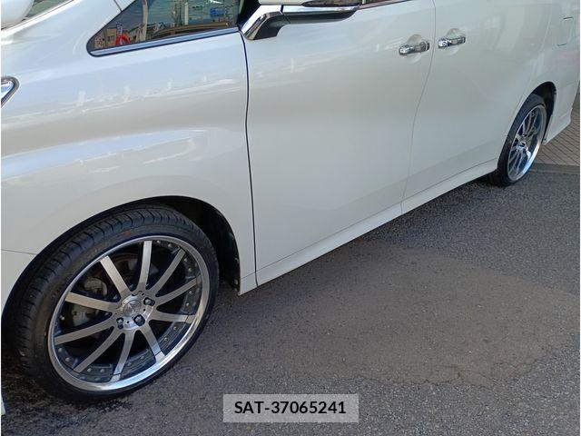 Toyota VELLFIRE 2018-11 8832228-3