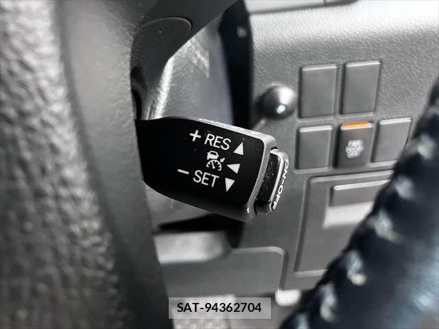 Toyota VELLFIRE 2017-02 8850950-12