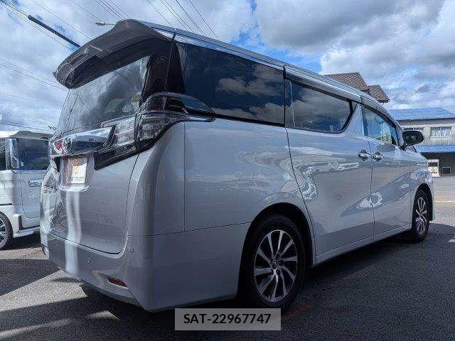 Toyota VELLFIRE 2017-05 8850955-20