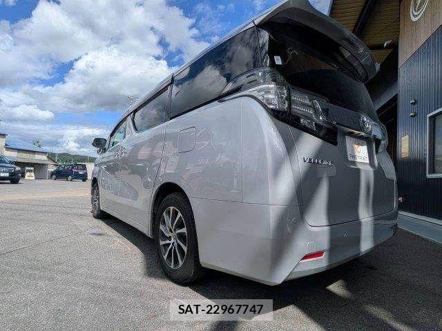 Toyota VELLFIRE 2017-05 8850955-22