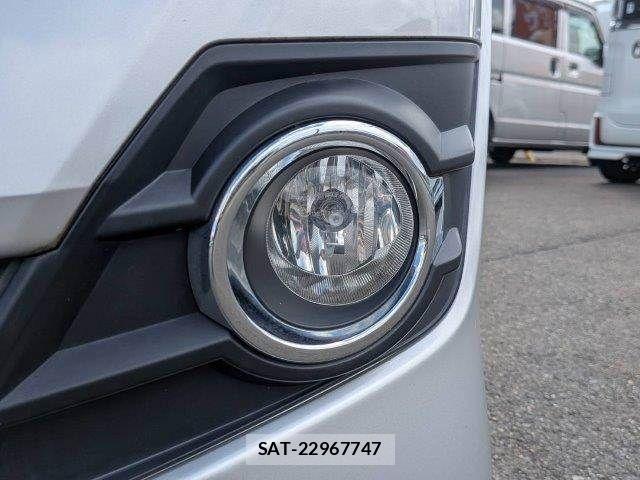 Toyota VELLFIRE 2017-05 8850955-26