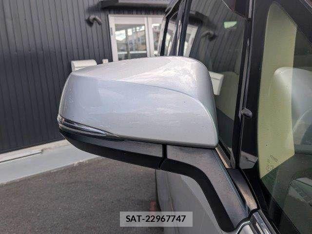 Toyota VELLFIRE 2017-05 8850955-29