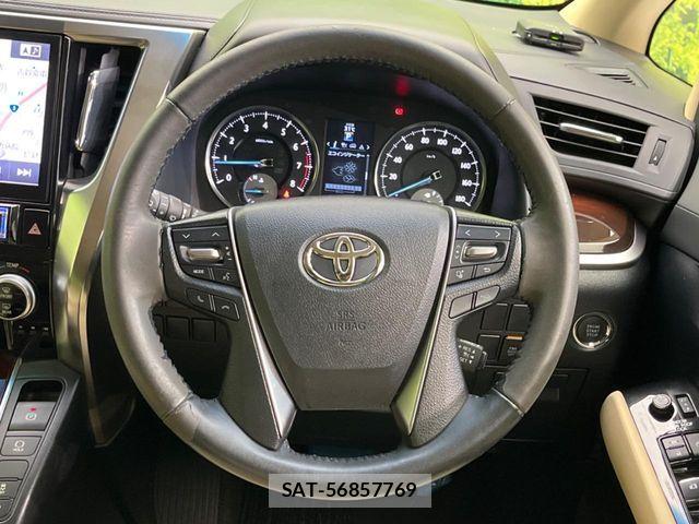 Toyota VELLFIRE 2017-04 8850952-11