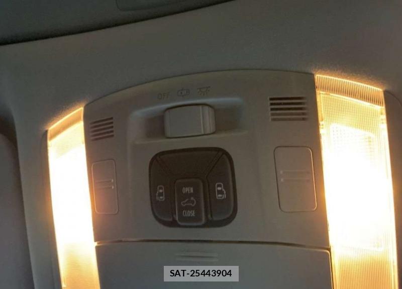 Toyota VELLFIRE 2014-03 8869203-9