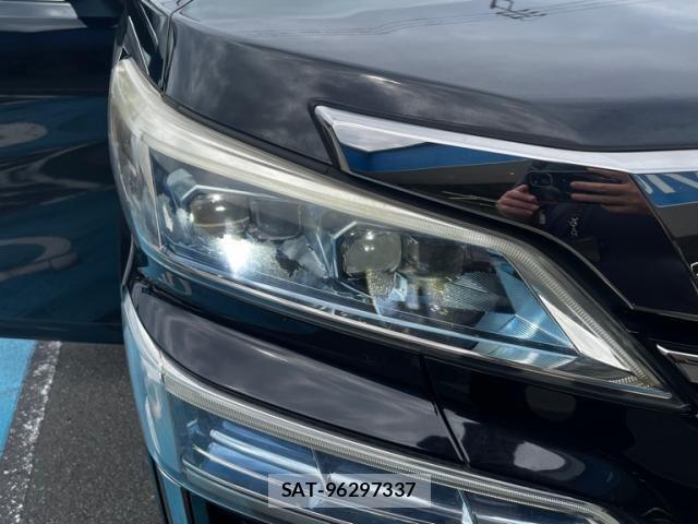 Toyota VELLFIRE 2018-02 8882718-13