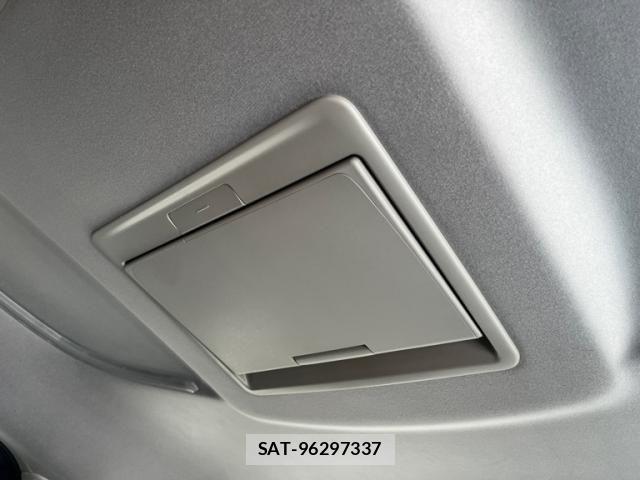 Toyota VELLFIRE 2018-02 8882718-8