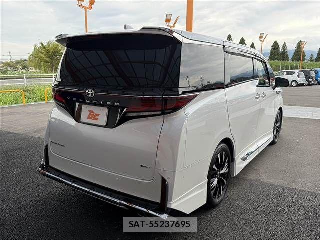 Toyota VELLFIRE 2024-10 8882699-12
