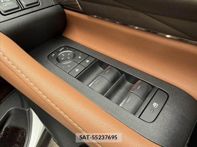 Toyota VELLFIRE 2024-10 8882699-23
