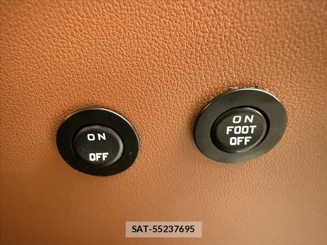 Toyota VELLFIRE 2024-10 8882699-28