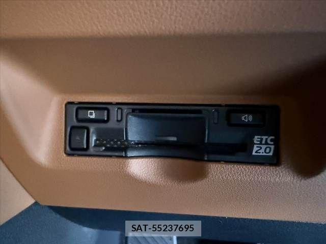 Toyota VELLFIRE 2024-10 8882699-29