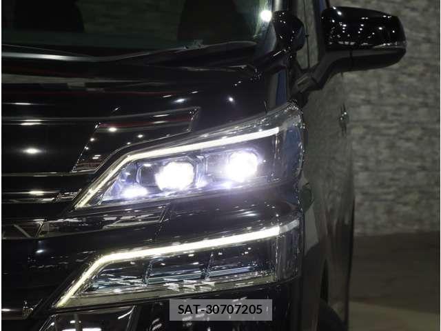 Toyota VELLFIRE 2018-08 8882706-11