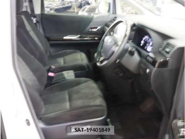 Toyota VELLFIRE 2013-08 8882719-17