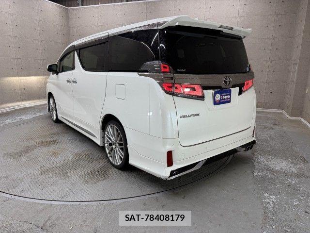 Toyota VELLFIRE 2018-03 8882705-24