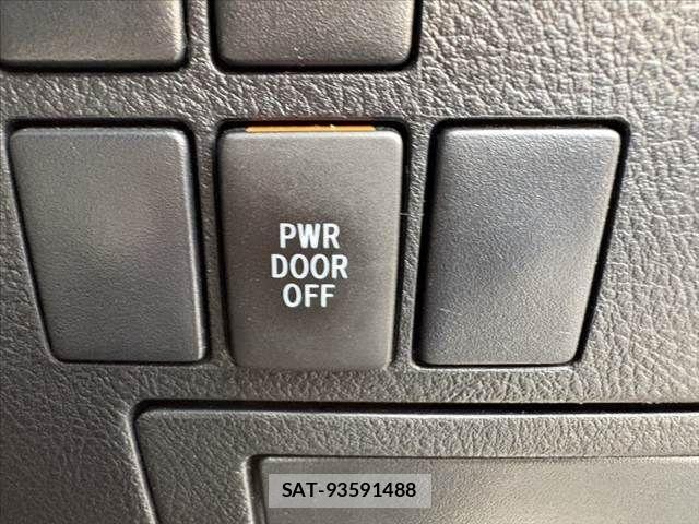 Toyota VELLFIRE 2017-09 8882726-26