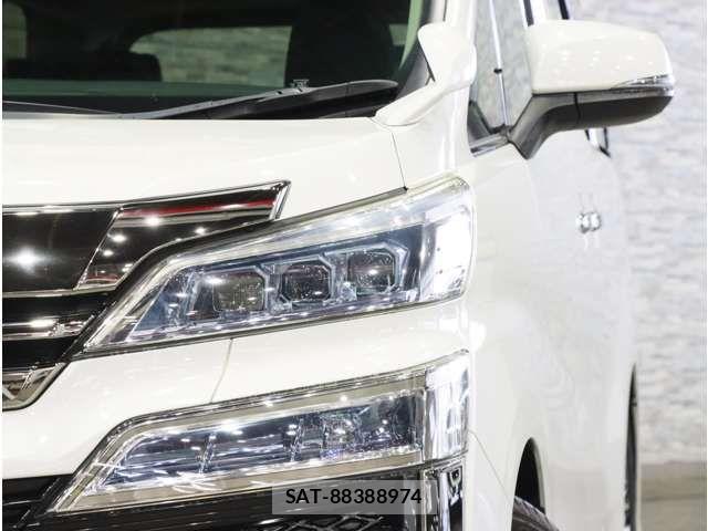 Toyota VELLFIRE 2019-04 8882711-12