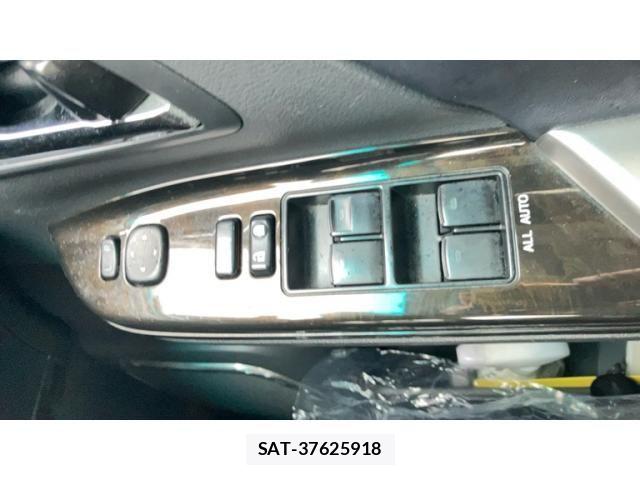 Toyota VELLFIRE 2013-01 8884526-26