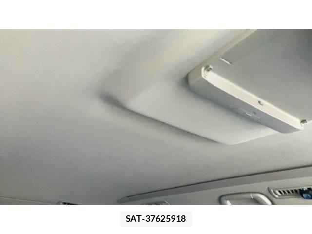 Toyota VELLFIRE 2013-01 8884526-28