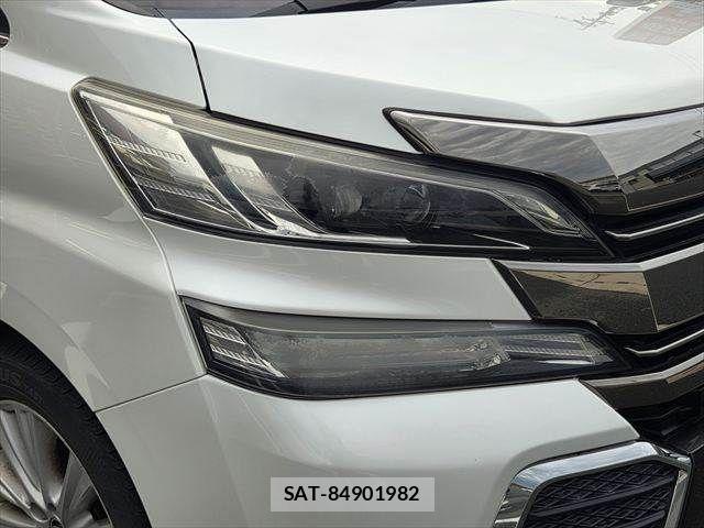 Toyota VELLFIRE 2015-10 8884522-23