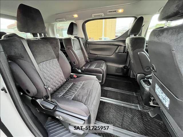 Toyota VELLFIRE 2018-02 8884521-11