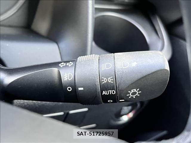 Toyota VELLFIRE 2018-02 8884521-22