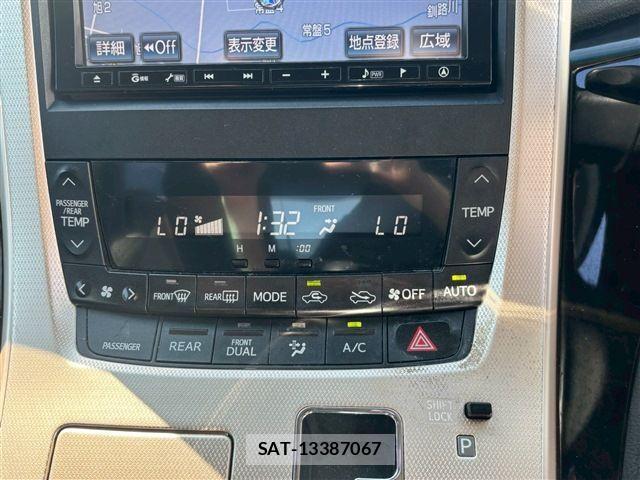 Toyota VELLFIRE 2013-02 1283604-27