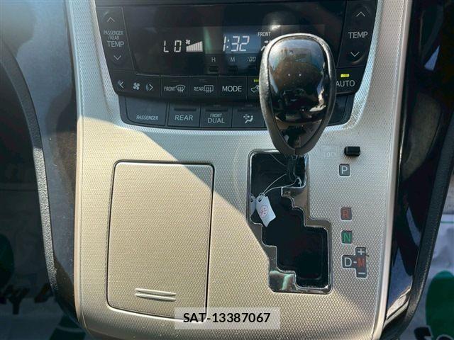 Toyota VELLFIRE 2013-02 1283604-28