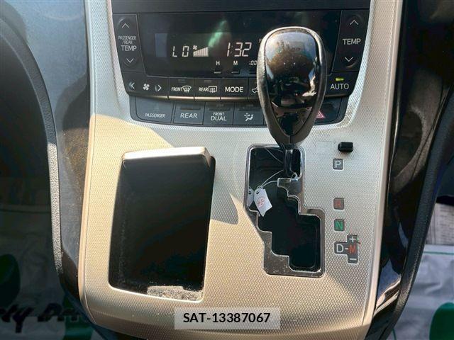 Toyota VELLFIRE 2013-02 1283604-29
