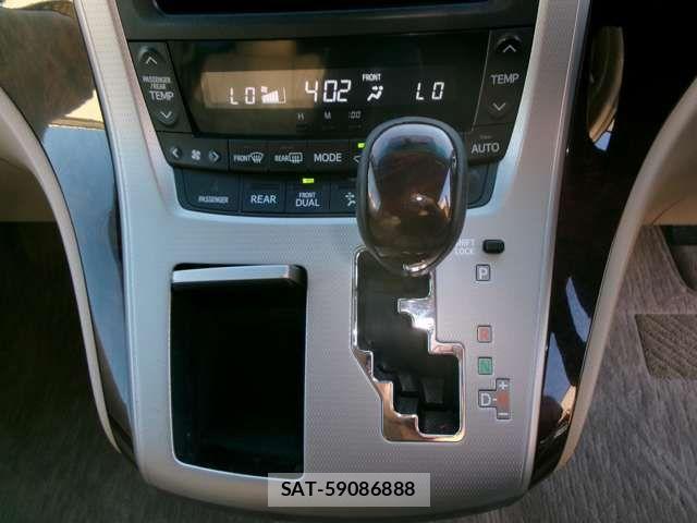 Toyota VELLFIRE 2013-03 1333758-9