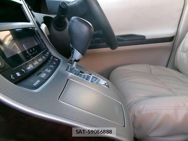 Toyota VELLFIRE 2013-03 1333758-10